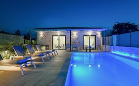 Lea Villa - Brand New Modern Villa!